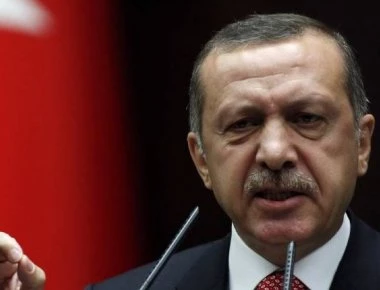 Στράφηκε στον φεμινισμό ο Ερντογάν: «Γιατί δεν επιτρέπεται να μπαίνουν οι γυναίκες στα τζαμιά;»